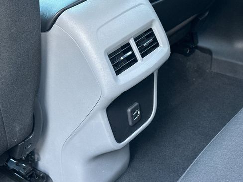 Used 2023 GMC Terrain SLE w/ Driver Convenience Package image 15