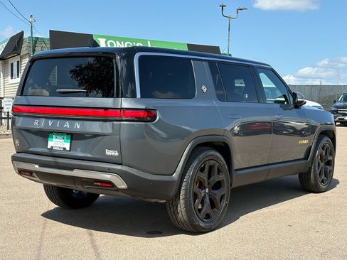 Used 2024 Rivian R1S Adventure AWD/4WD image 8