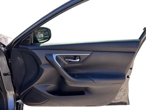 Used 2017 Nissan Altima 2.5 SV w/ Convenience Package image 36