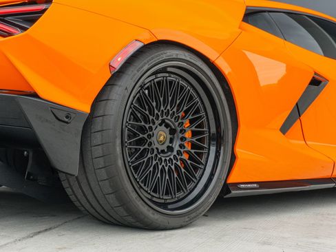 Used 2025 Lamborghini Revuelto Coupe 2D image 43