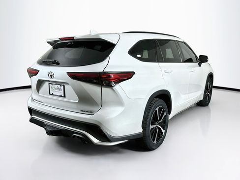 Used 2022 Toyota Highlander XSE AWD/4WD image 9