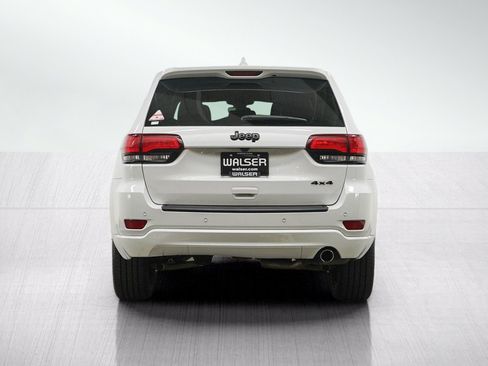 Used 2018 Jeep Grand Cherokee Altitude AWD/4WD image 4