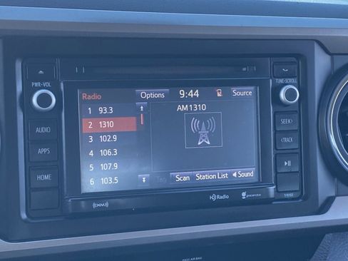 Used 2018 Toyota Tacoma SR5 image 28