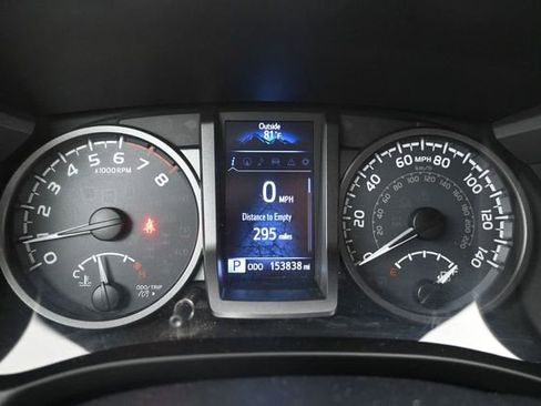 Used 2019 Toyota Tacoma TRD Sport AWD/4WD image 28