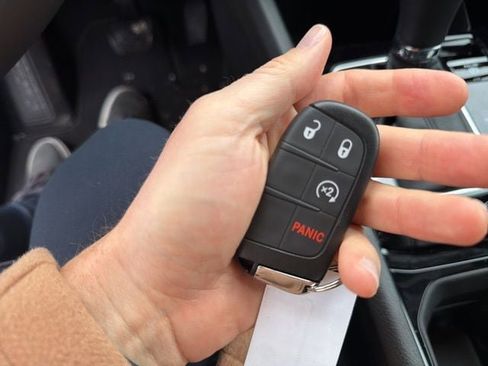 New 2026 Jeep Compass Latitude image 10