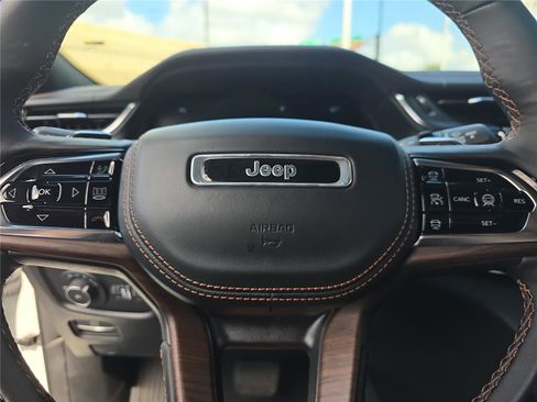 Used 2023 Jeep Grand Cherokee L Summit w/ Advanced Protech Group IV image 30