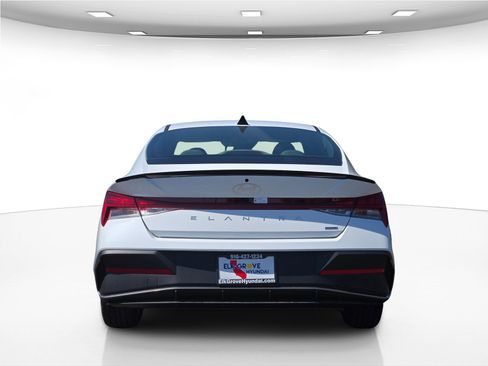 New 2025 Hyundai Elantra SEL image 7