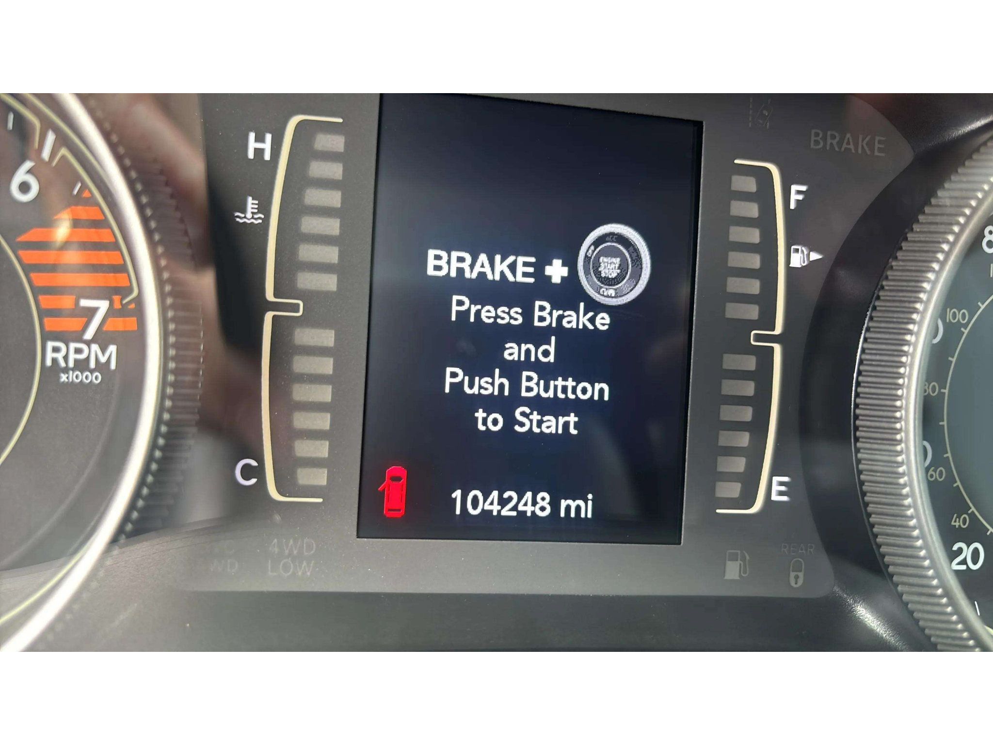 Used 2019 Jeep Cherokee Latitude Plus w/ Comfort/Convenience Group AWD/4WD image 15
