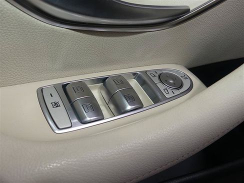 Used 2017 Mercedes-Benz E 300 4MATIC image 21