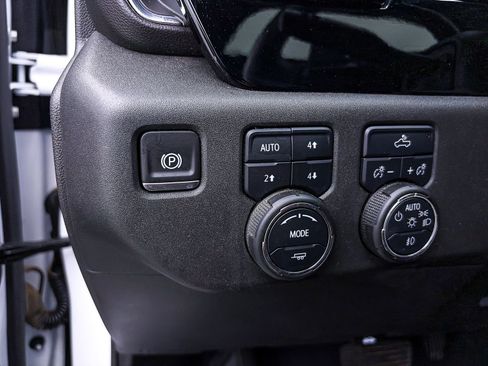 Used 2024 Chevrolet Silverado 1500 LT Trail Boss w/ Convenience Package II AWD/4WD image 7