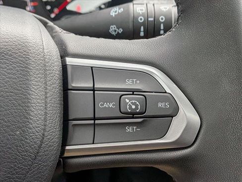 Used 2023 Jeep Compass Latitude w/ Sun and Sound Group AWD/4WD image 15