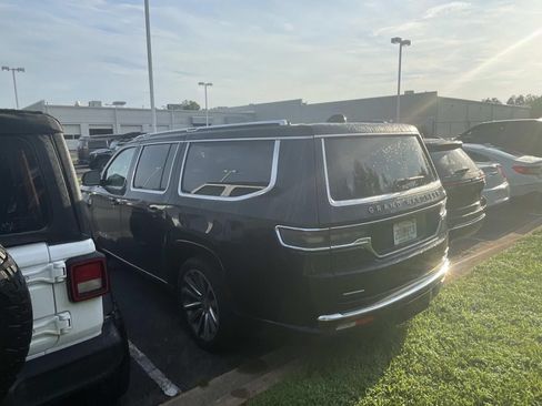 Used 2023 Jeep Grand Wagoneer L Series II AWD/4WD image 8