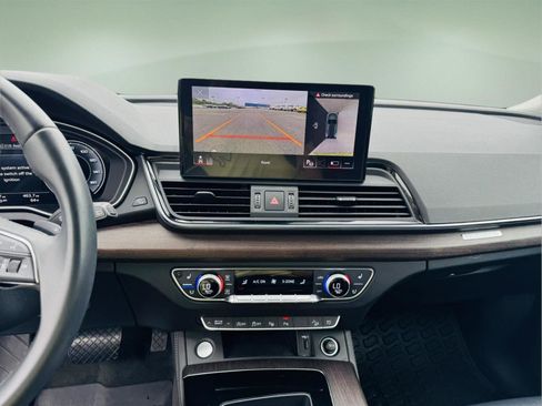 Used 2021 Audi Q5 Prestige image 25