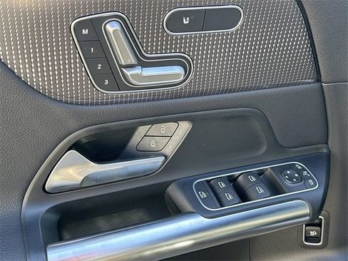 Certified 2023 Mercedes-Benz GLA 250 4MATIC image 15