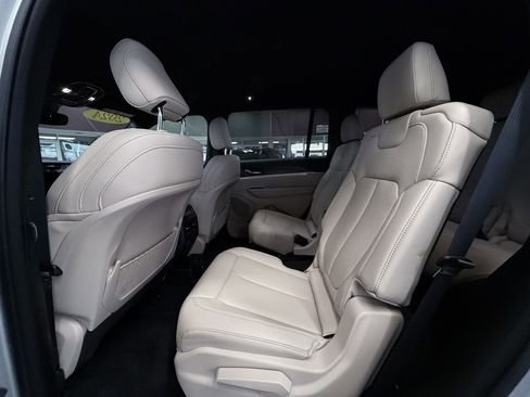 Used 2024 Jeep Grand Cherokee L Limited image 26
