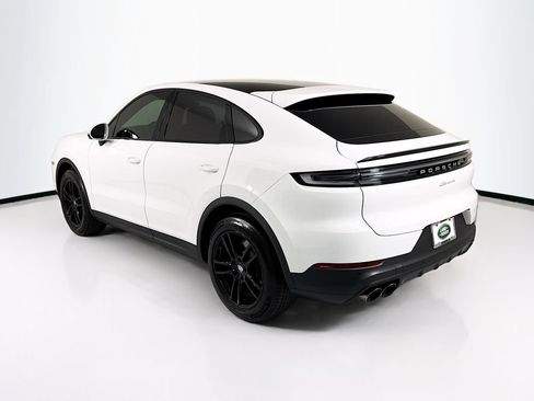 Used 2024 Porsche Cayenne Coupe AWD/4WD image 7