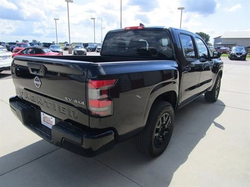 Used 2023 Nissan Frontier SV image 7