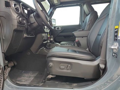 New 2026 Jeep Gladiator Sport image 17