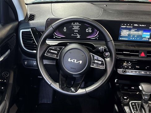 Used 2025 Kia Seltos S image 13