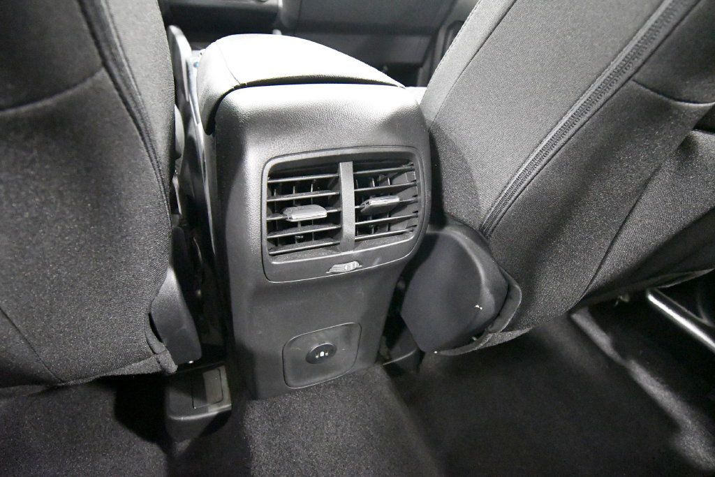 Used 2025 Ford Escape Active AWD/4WD image 16