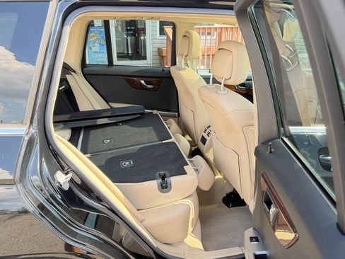 Used 2011 Mercedes-Benz GLK 350 4MATIC image 41