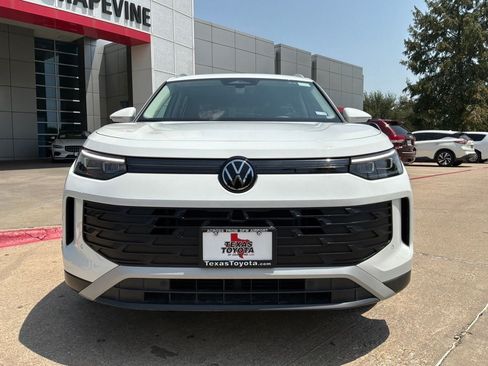 Used 2026 Volkswagen Tiguan SE FWD image 3