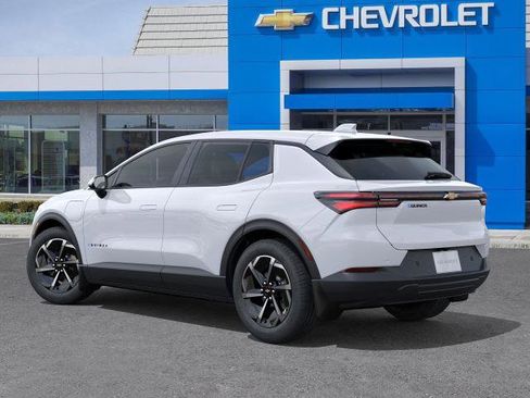 New 2026 Chevrolet Equinox EV LT image 3