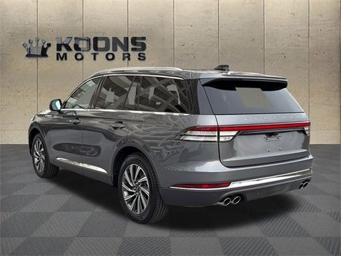 New 2025 Lincoln Aviator Premiere image 3