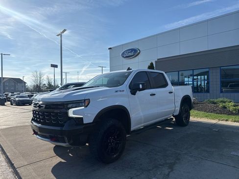 Used 2022 Chevrolet Silverado 1500 ZR2 w/ Technology Package image 41