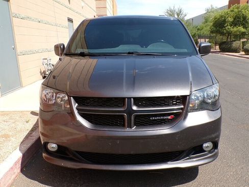 Used 2019 Dodge Grand Caravan GT FWD image 2