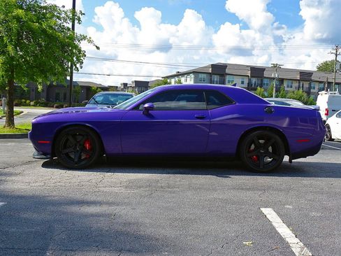 Used 2018 Dodge Challenger SRT w/ Technology Group RWD image 9