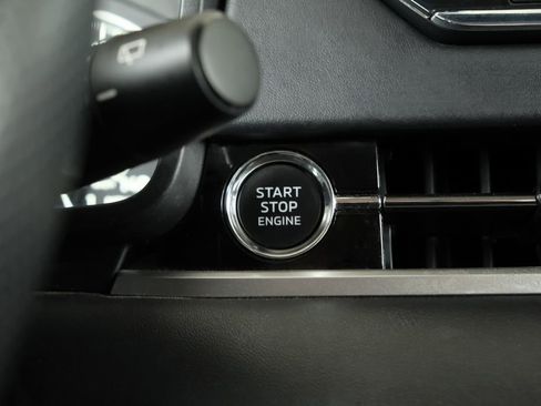 Used 2024 Mitsubishi Outlander AWD image 23