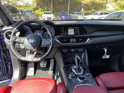Used 2022 Alfa Romeo Stelvio Sprint image 18