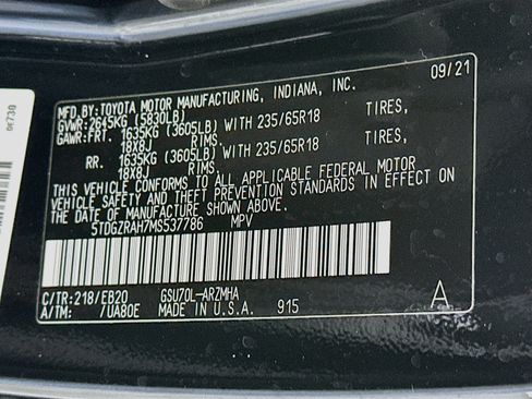Used 2021 Toyota Highlander XLE FWD image 12