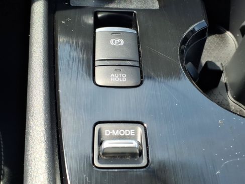 Used 2025 Nissan Rogue SV FWD image 17