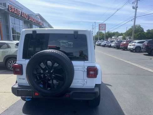 Used 2023 Jeep Wrangler Unlimited Sahara w/ Cold Weather Group AWD/4WD image 3