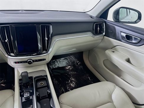 Used 2024 Volvo S60 B5 Plus image 18