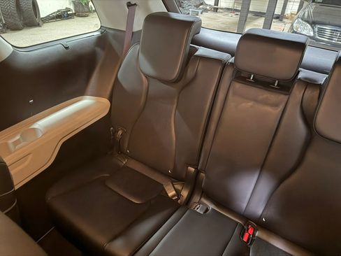 Used 2023 Kia Carnival EX FWD image 43