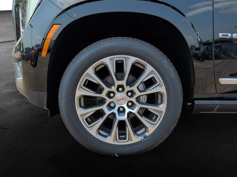 New 2026 GMC Yukon XL Denali w/ Sun & Power Step Package AWD/4WD image 11