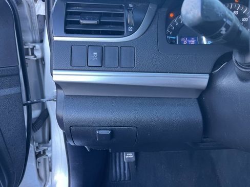 Used 2013 Toyota Camry SE image 30