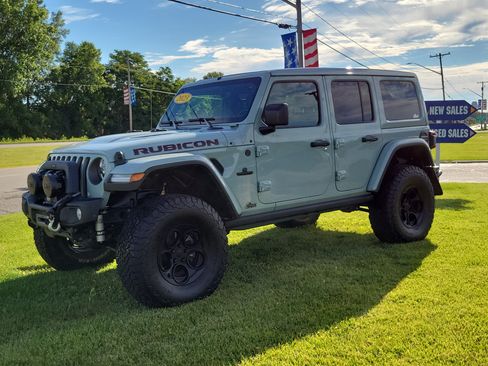Used 2023 Jeep Wrangler Unlimited Rubicon w/ LED Lighting Group AWD/4WD image 2