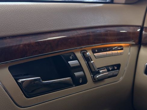 Used 2010 Mercedes-Benz S 550 4MATIC Sedan image 52