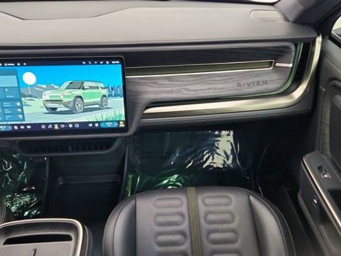 Used 2025 Rivian R1S Adventure image 42