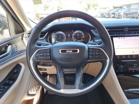 Certified 2022 Jeep Grand Cherokee Limited w/ MOPAR Finishing Package image 14