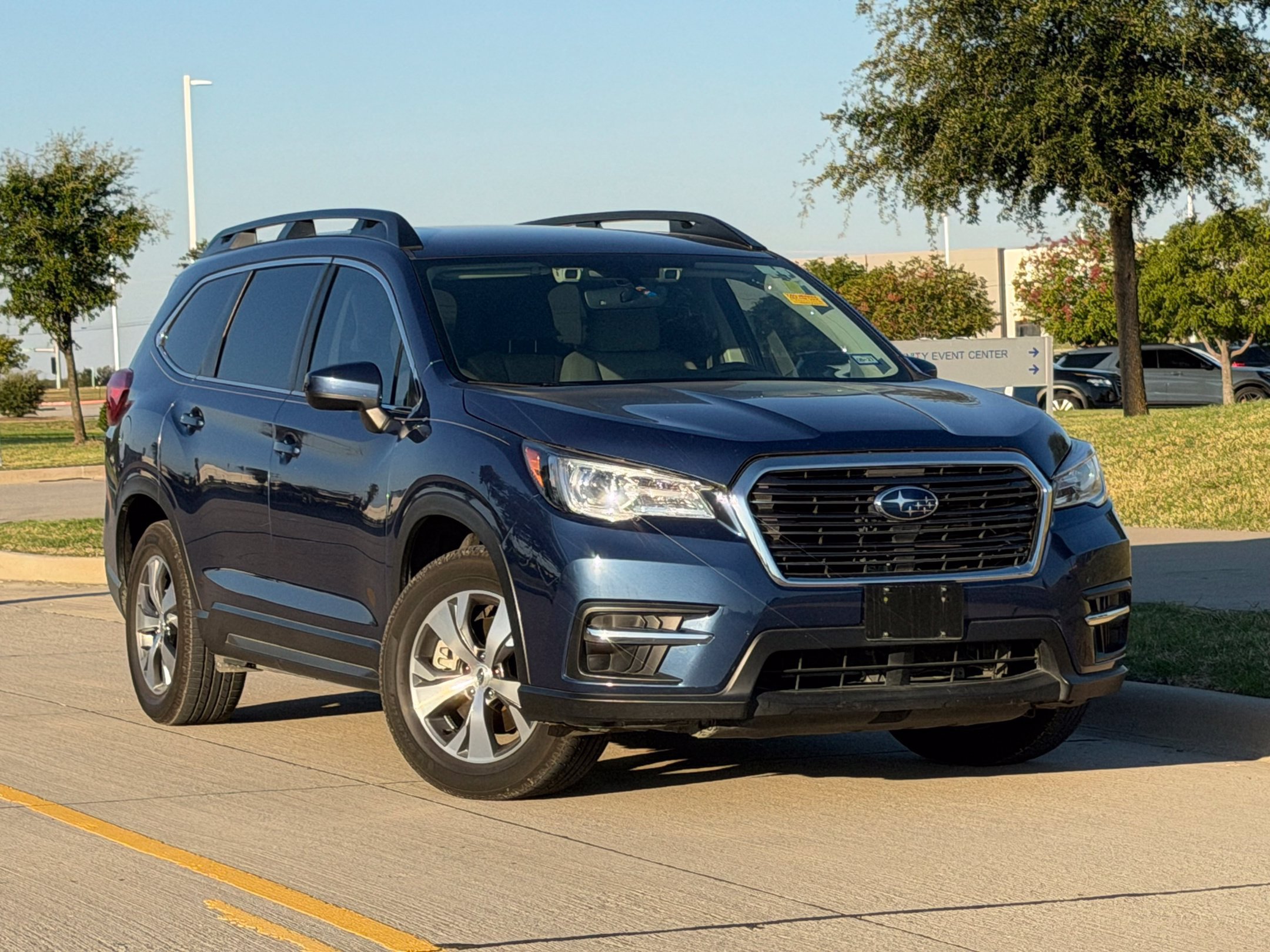 Used 2021 Subaru Ascent Premium w/ Convenience Package AWD/4WD image 2