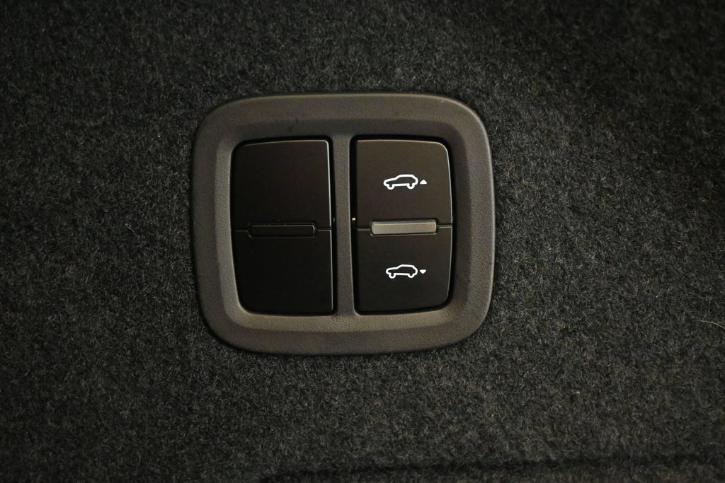 Certified 2024 Porsche Cayenne S AWD/4WD image 37