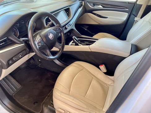 Used 2020 Buick Enclave Essence FWD image 9