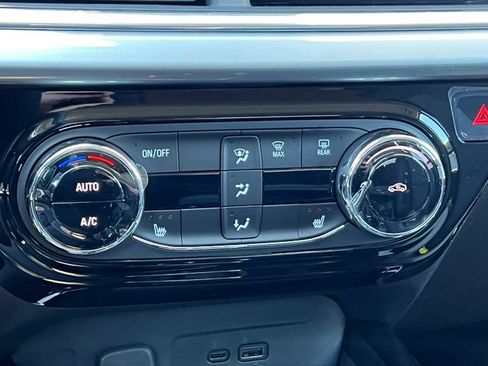 New 2026 Chevrolet Trax LT w/ LT Convenience Package FWD image 21