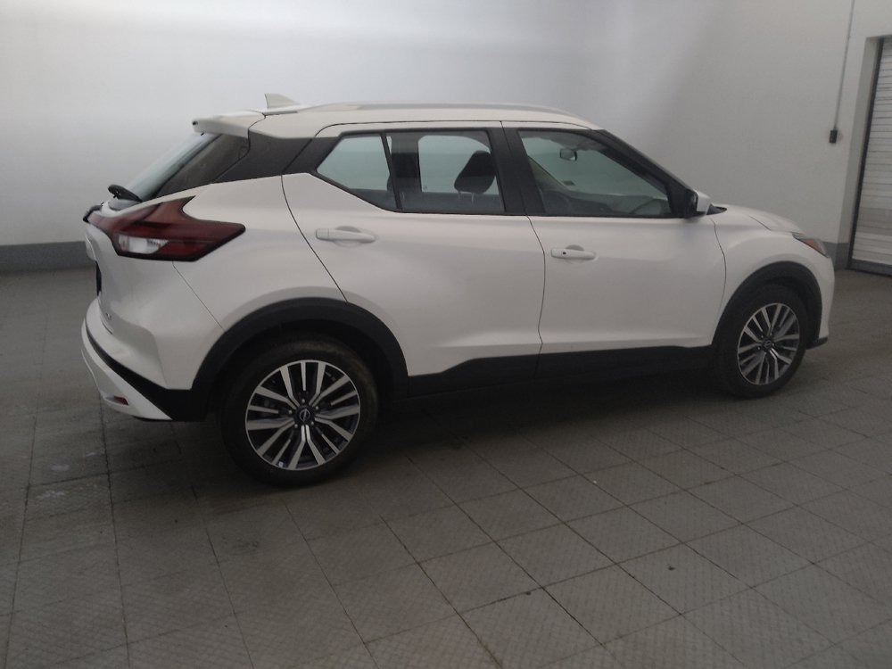 Used 2024 Nissan Kicks SV FWD image 10