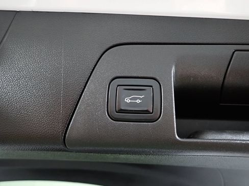 Used 2021 Buick Envision Essence w/ Technology Package I AWD/4WD image 18